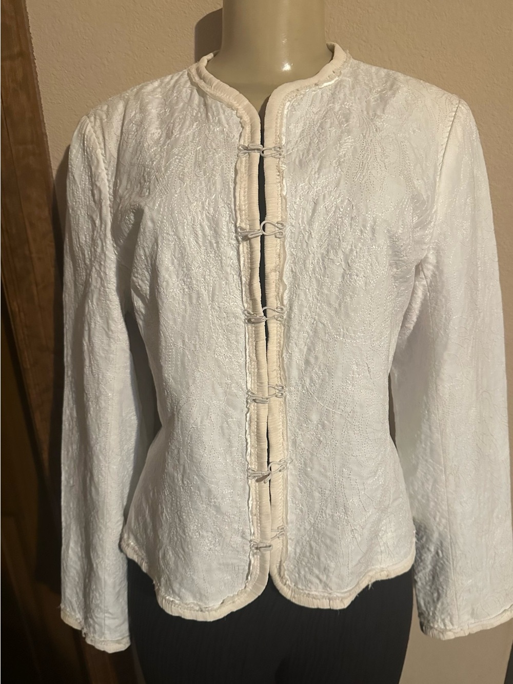 Peter Nygard White Textured Toggle-Front Jacket